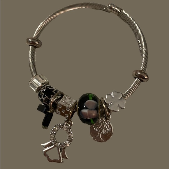 Bracelet - Picture 1 of 1